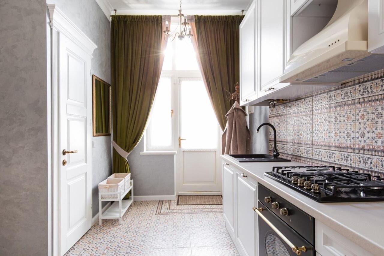 Смольського, 6 Appartement Lviv Buitenkant foto