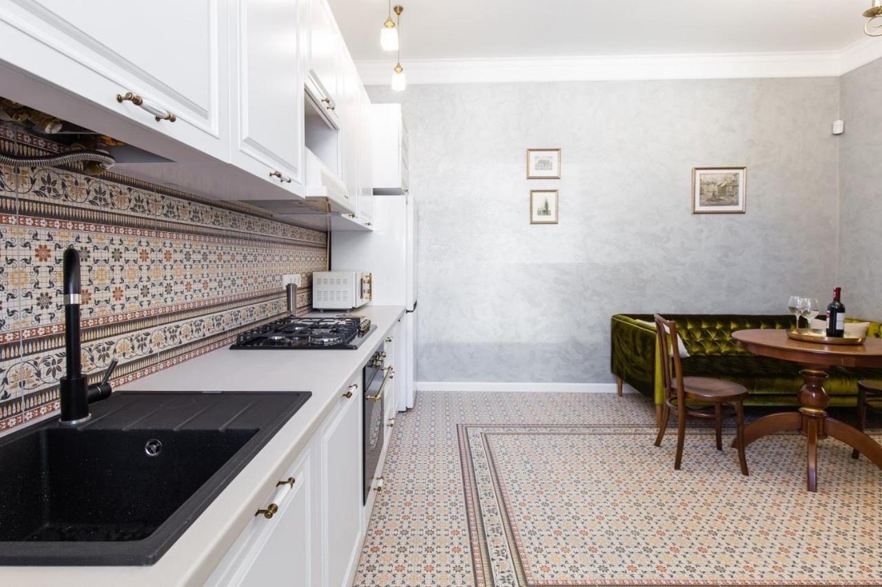 Смольського, 6 Appartement Lviv Buitenkant foto
