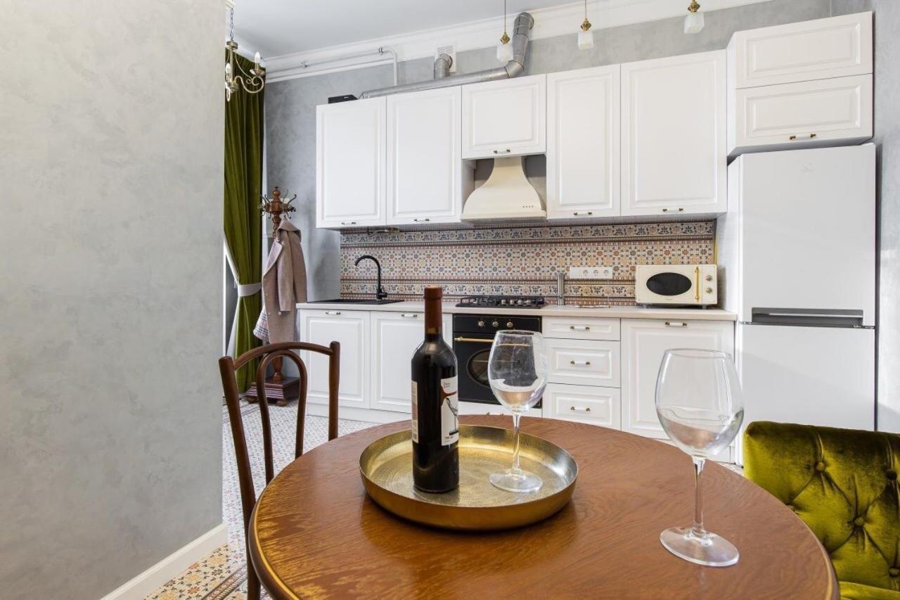 Смольського, 6 Appartement Lviv Buitenkant foto